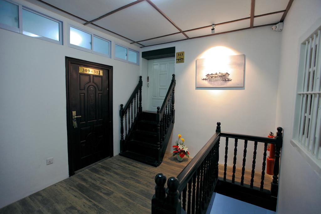 Four Rivers Youth Hostel Yangon Dış mekan fotoğraf
