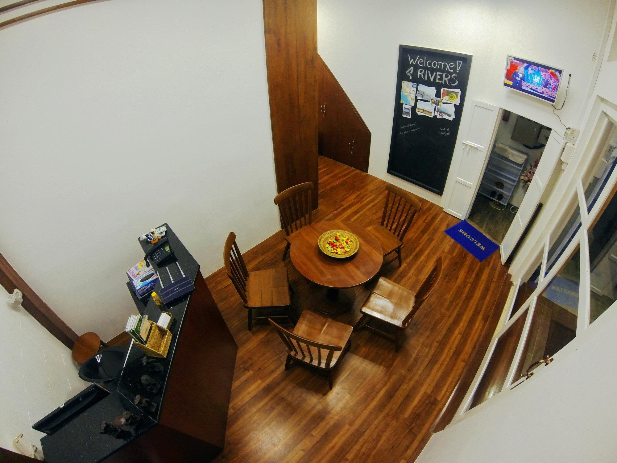 Four Rivers Youth Hostel Yangon Dış mekan fotoğraf